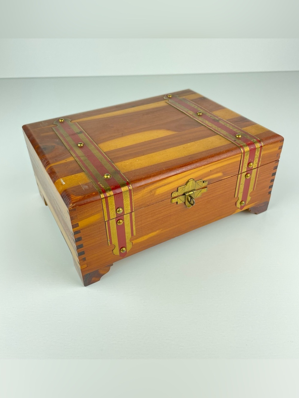 VTG Pilliod Swanton Ohio Wooden Cedar Jewelry Sewing Box Dovetailed Trinket